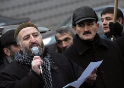 В Баку требовали разрешить хиджабы для школьниц