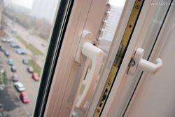 В Москве девятиклассница выбросилась из окна
