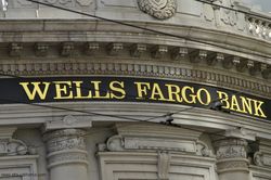 Практически на четверть увеличилась квартальная прибыль Wells Fargo & Co.