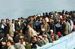 В попытках доплыть до Лампедузы погибли сто нелегалов