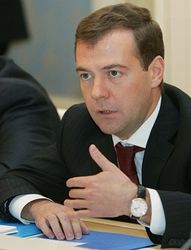 Медведев считает, что Саакашвили достоин трибунала?