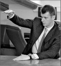 Прохоров советует инвестировать в евро и доллар
