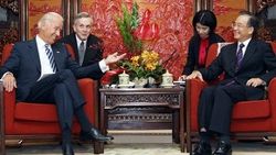 Почему КНР не сомневается в экономике США?