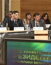 Лукашенко – журналистам: Забудьте о политике, посмотрите какая красивая Беларусь!