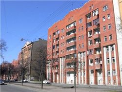 Шаг в пустоту: В Петербурге, упав с высоты, погибла женщина
