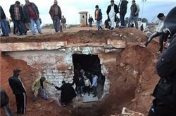 В разрушенном дворце Каддафи нашли тайную тюрьму