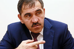 Глава Ингушетии Евкуров посылал нерадивых чиновников… прыгать с парашютом