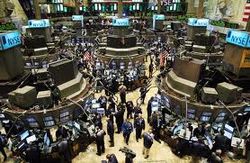 Опасаясь последствий бюджетного обрыва американские биржи потеряли 0,9-1,2 процента