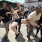 Голых иностранок из Femen едва не растерзали в мусульманском Тунисе