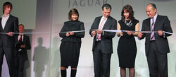 Компания JaguarLandRover открыла новый дилерский центр в Москве