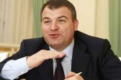 СМИ: Сердюков и его зять в деле о махинациях с автопарком Генштаба