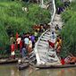 Туристам: В Таиланде рухнул мост около древней столицы, есть жертвы