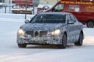 Mercedes-Benz-provodit-ispitan.jpg