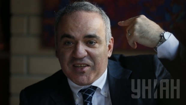 1417879934-7762-kasparov-kiev.jpg