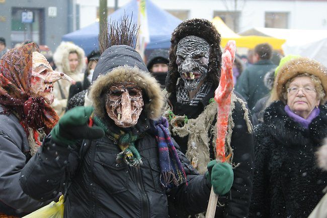 137650-lithuania-carnival-uzgavenes.jpg