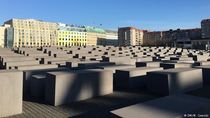 Мемориал жертвам Холокоста в центре Берлина
