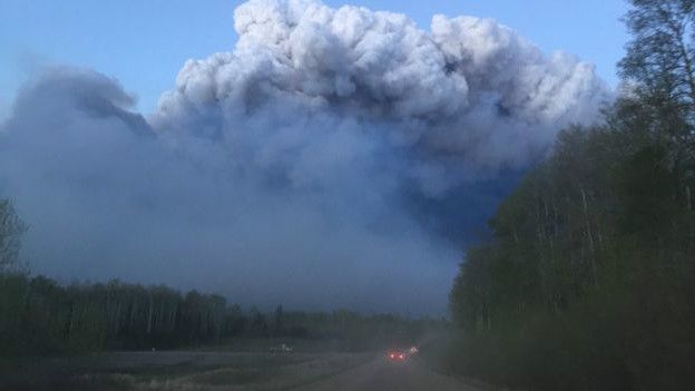 160506154531_canada_fire_4_624x351_bbc_n
