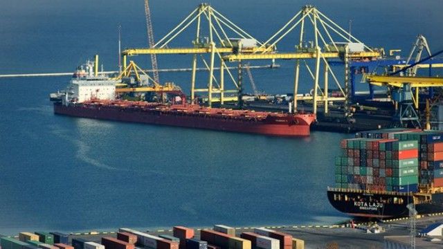 Il-icheskij-Morskoj-Torgovy-j-Port-640x3