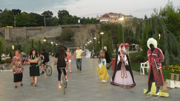 150910103815_central_tbilisi_georgia_624