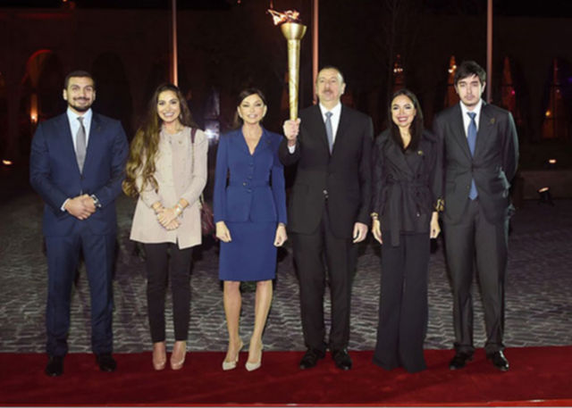 azerbaijani-family.jpg