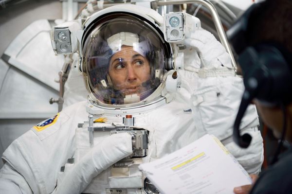 Astronaut_Nicole_Stott_participates_in_a