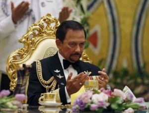 brunei_sultani_oglunu_evlendirdi5.jpg