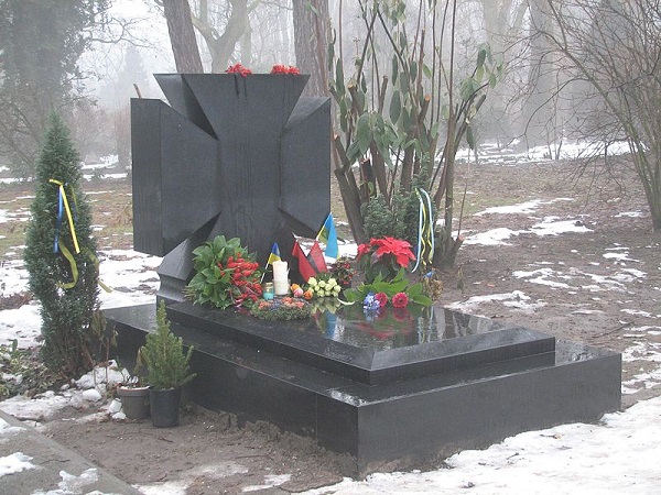 Могила Евгения Коновальца
