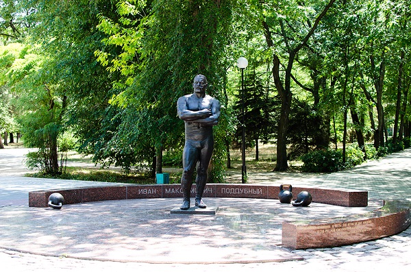 Памятник Ивану Поддубному