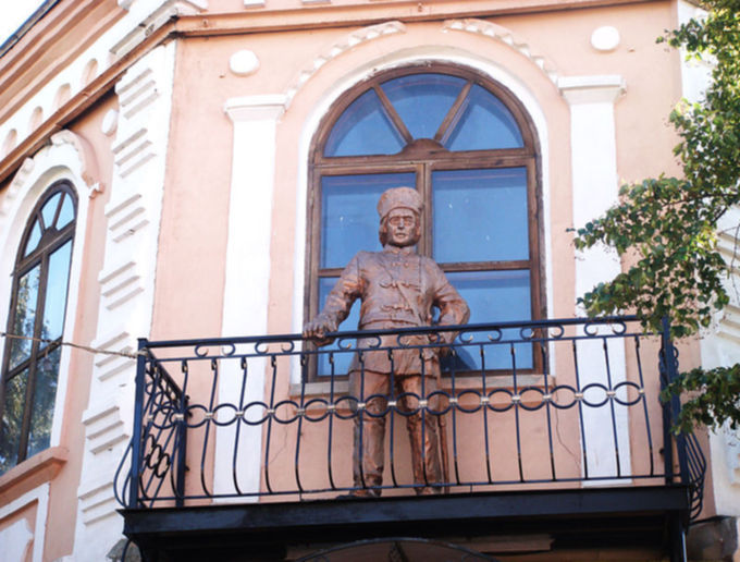 Памятник Нестору Махно