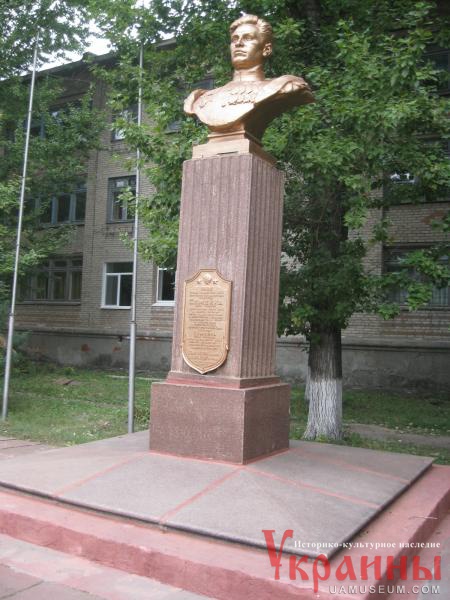 Бюст Николая Семейко