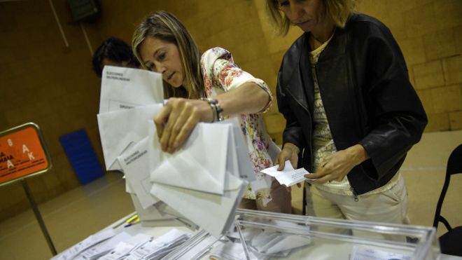 Правящая партия победила на парламентских выборах в Испании